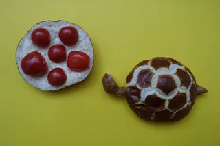 Doppelkarte, handgemalt und collagiert, Format 20 x 10 cm.