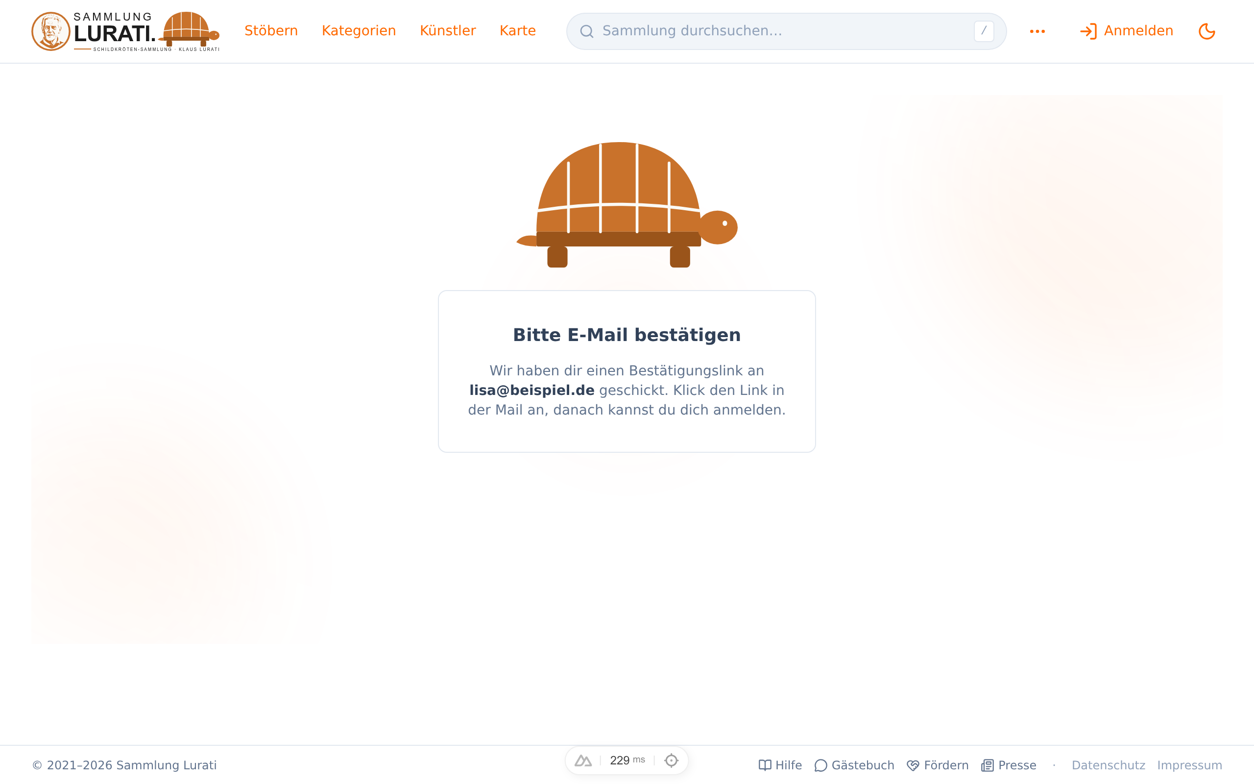 Der Bestätigungs-Hinweis mit eingeblendeter E-Mail-Adresse und der Aufforderung, den Bestätigungslink in der Mail anzuklicken.
